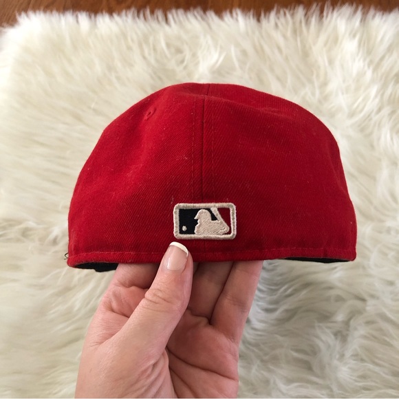 Philadelphia Phillies New Era Baseball Hat - Picture 2 of 7